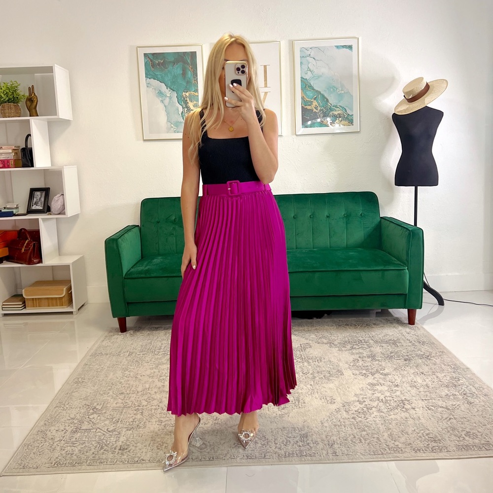 NWT Daniela Satin Pleated Midi Skirt Fuschia - Size Large - Picture 3 of 6